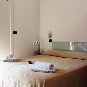 Camera con letto king size